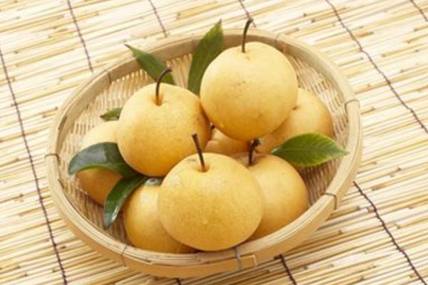 空腹吃梨可以嗎 梨的熱量是多少 梨是什么季節(jié)的水果