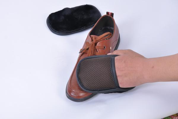 夢見擦皮鞋是什么意思 夢到自己給別人擦鞋子有什么預兆