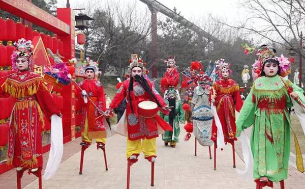 夢見踩高蹺是什么意思 夢到自己踩高蹺走路很穩有什么預兆