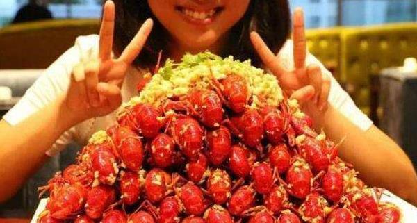 麻辣小龍蝦配料有哪些 麻辣小龍蝦怎么吃