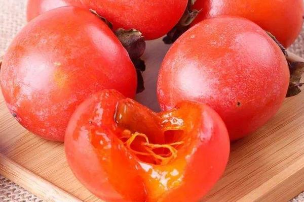 柿子和花生能一起吃嗎 柿子吃多了會怎么樣