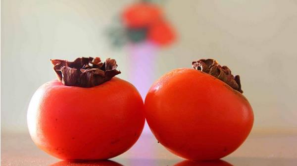 柿子和花生能一起吃嗎 柿子吃多了會怎么樣