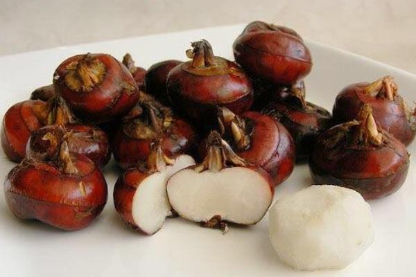 馬蹄果的功效與作用及禁忌 馬蹄果如何去皮