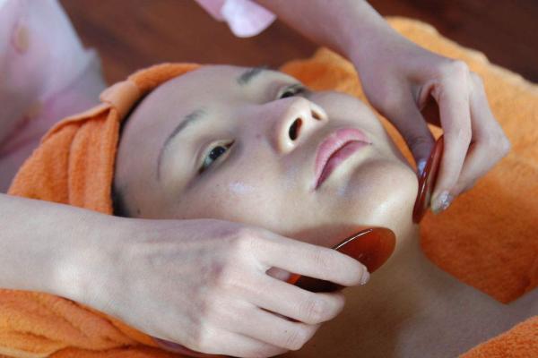 面部刮痧后多久可以洗臉 面部刮痧后可以敷面膜嗎