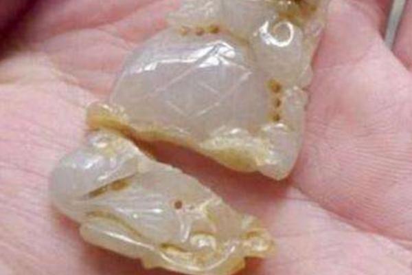 夢見玉碎了是什么意思 女人夢到自己身上的玉碎了有什么預兆