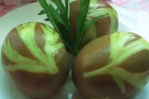 艾葉煮雞蛋的功效與作用 艾葉煮雞蛋的正確做法