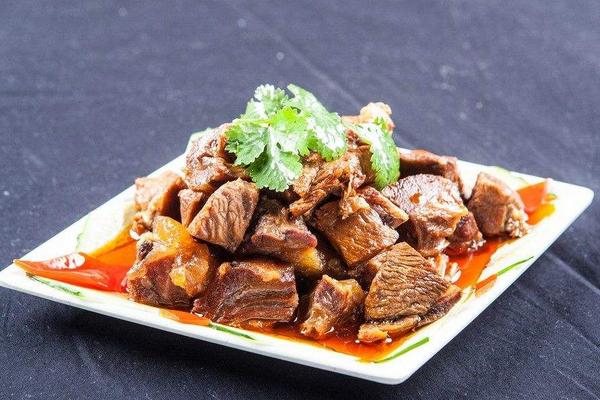 牛腩和牛肉的區別是什么 牛腩和牛肉哪個貴