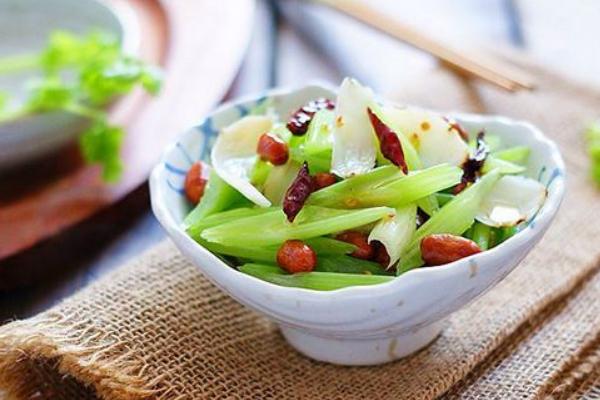 西芹市場(chǎng)價(jià)格多少錢(qián)一斤 西芹怎么切