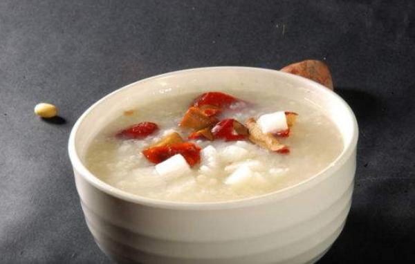 山藥芡實(shí)薏米粥的功效與作用 山藥芡實(shí)薏米粥做法