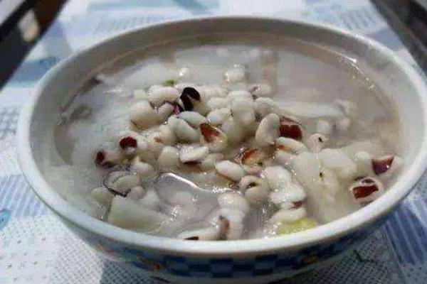 山藥芡實(shí)薏米粥的功效與作用 山藥芡實(shí)薏米粥做法