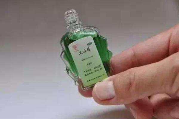 跳蚤為什么只咬一個人 跳蚤和蚊子咬的區別是什么