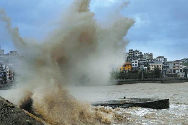 夢見漲潮是什么意思 女人夢到漲潮往高處跑有什么預兆