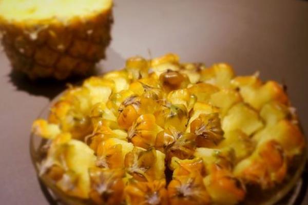 手撕菠蘿怎么撕 手撕菠蘿需要用鹽水泡嘛