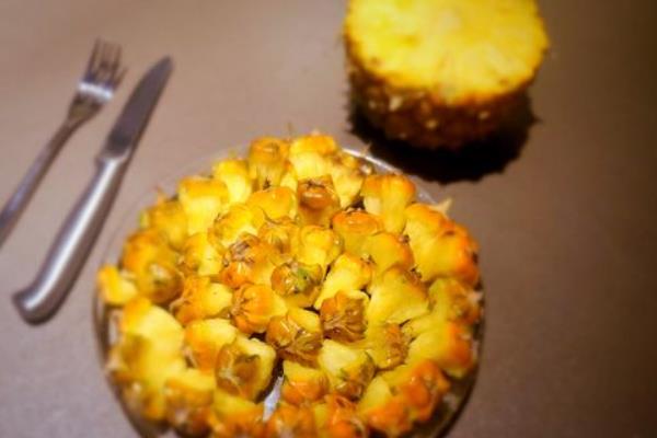 手撕菠蘿怎么撕 手撕菠蘿需要用鹽水泡嘛