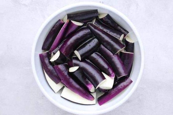 茄子和南瓜能一起吃嗎 茄子和雞蛋能一起吃嗎