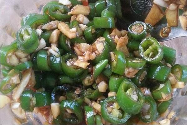 怎么腌辣椒好吃又簡單 自制腌辣椒的家常做法大全