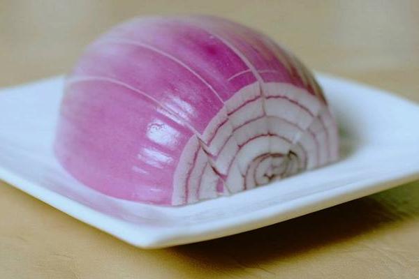 洋蔥怎么剝 為什么吃洋蔥會放屁