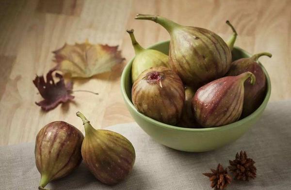 無花果能生吃嗎 無花果可以泡酒嗎