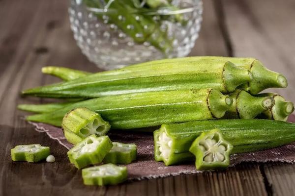 黃秋葵和紅秋葵的區別是什么 黃秋葵和紅秋葵哪個好