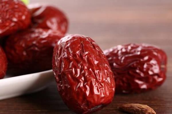 紅棗的功效與作用及禁忌 紅棗的營(yíng)養(yǎng)價(jià)值