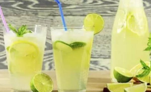 懷孕可以喝檸檬水嗎 月經期間可以喝檸檬水嗎 小孩可以喝檸檬水嗎