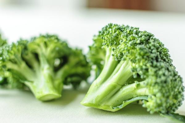 哺乳期可以吃西蘭花嗎 西蘭花泥適合多大嬰兒吃