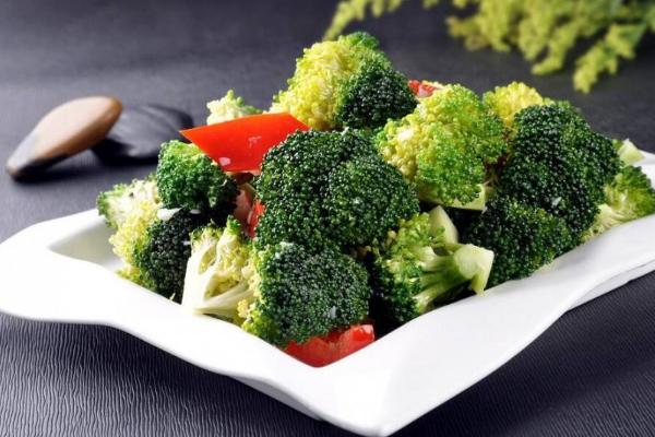 哺乳期可以吃西蘭花嗎 西蘭花泥適合多大嬰兒吃