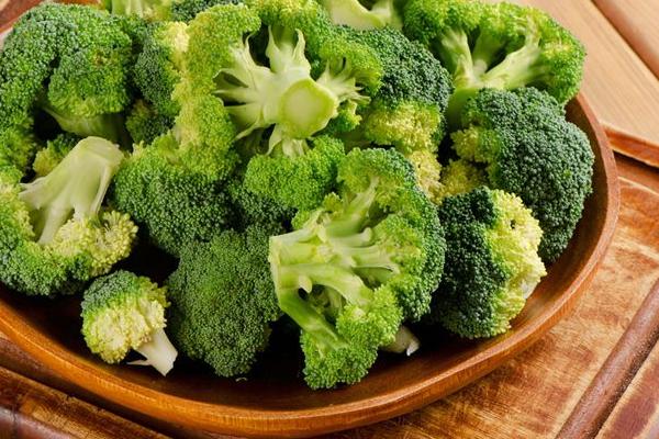 哺乳期可以吃西蘭花嗎 西蘭花泥適合多大嬰兒吃