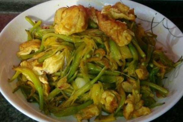 黃花菜炒雞蛋怎么做好吃又簡單 黃花菜炒雞蛋家常做法大全
