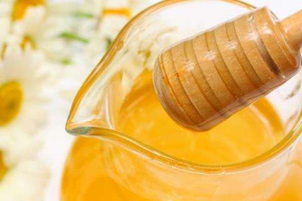 龍眼蜜和荔枝蜜哪個(gè)好 龍眼蜜的功效與作用