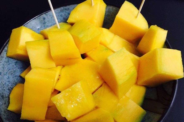 芒果一天吃多少合適 芒果晚上可以吃嗎