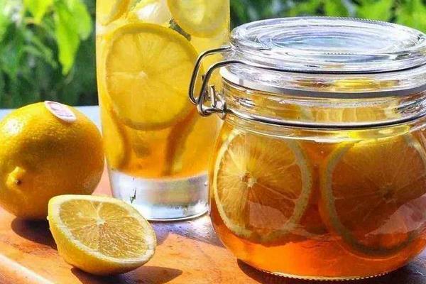 檸檬水怎么做 每天喝檸檬水有什么好處 隔夜檸檬水能喝嗎