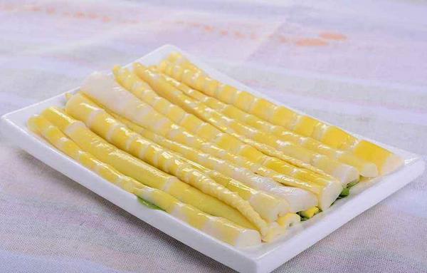 清炒竹筍怎么做好吃又簡(jiǎn)單 清炒竹筍需要過(guò)水嗎