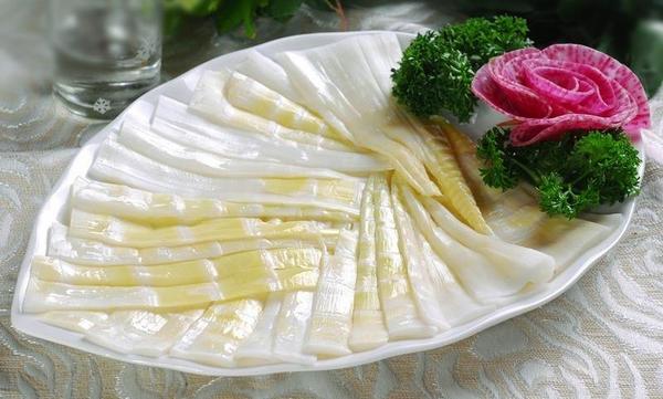 清炒竹筍怎么做好吃又簡(jiǎn)單 清炒竹筍需要過(guò)水嗎