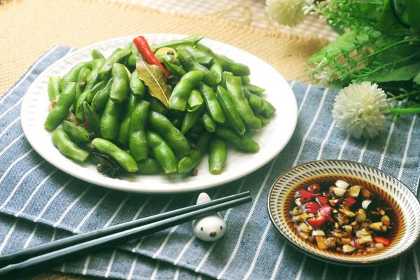 怎樣煮毛豆又綠又進味 鹵毛豆怎么做好吃又簡單