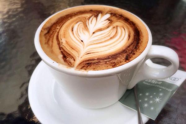 摩卡咖啡、拿鐵咖啡、卡布奇諾的區別是什么 哪些人不適合喝拿鐵咖啡