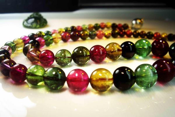 碧璽什么顏色最珍貴 碧璽是什么材料