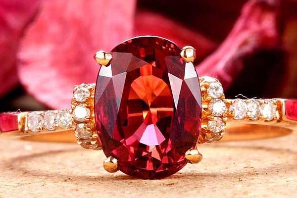 碧璽什么顏色最珍貴 碧璽是什么材料