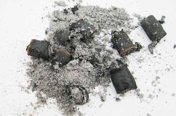 艾草灰的功效與作用及禁忌 艾草灰撒在傷口上真的好嗎