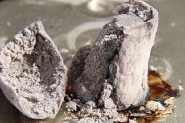 艾草灰的功效與作用及禁忌 艾草灰撒在傷口上真的好嗎