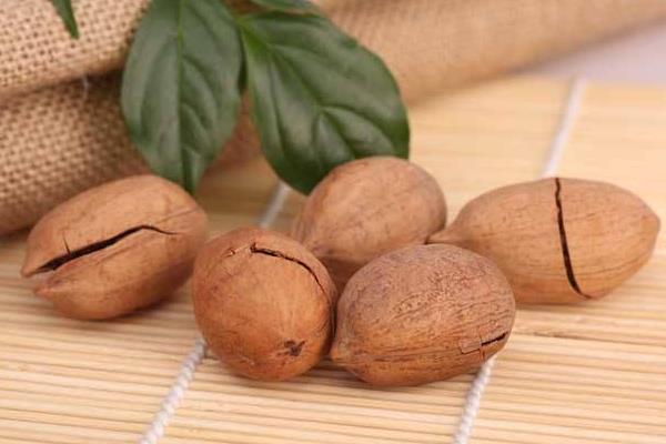 碧根果市場價格多少錢一斤 碧根果怎么挑選