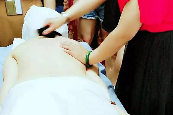 正確的后背刮痧手法圖 刮痧后背部顏色判斷