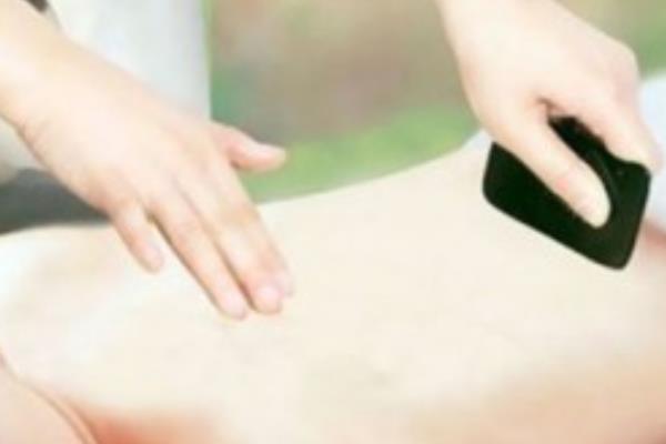 正確的后背刮痧手法圖 刮痧后背部顏色判斷