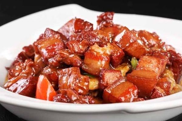 紅燒肉用什么肉 紅燒肉要不要焯水