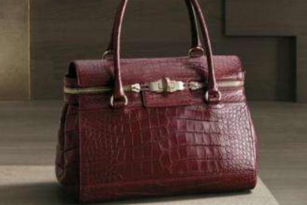 一張蟒蛇皮多少錢 蟒蛇皮包翹皮了怎么辦