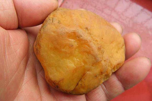 黃龍玉如何鑒別 黃龍玉為什么不能見水