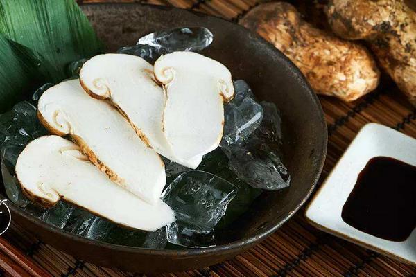 松茸刺身用過水嗎 松茸刺身會中毒嗎