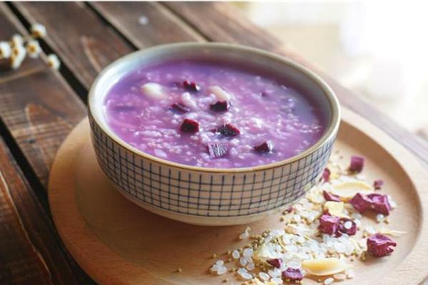 南瓜紫薯餅制作竅門(mén) 南瓜紫薯餅用烤箱的做法