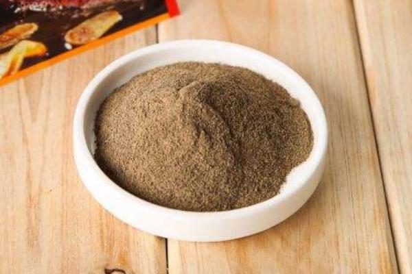 胡椒粉是黑胡椒還是白胡椒 白胡椒和黑胡椒的用途分別是什么