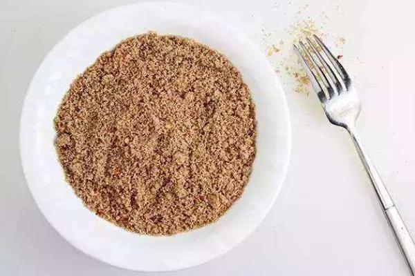 胡椒粉是黑胡椒還是白胡椒 白胡椒和黑胡椒的用途分別是什么